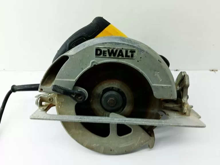 PILARKA TARCZOWA DEWALT DWE 575