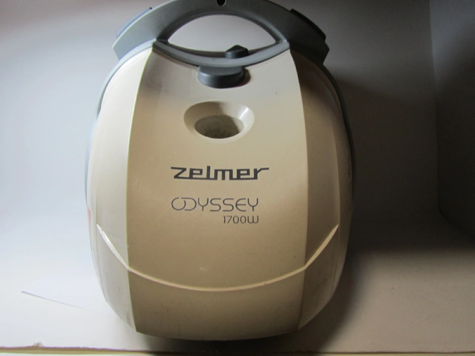 odkurzacz-zelmer-odyssey-1700w-torba-stan-uzywany