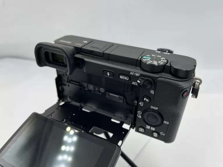 SONY ALPHA A6400 OBIEKTYW 18–105MM <3000 ZDJĘĆ!!!
