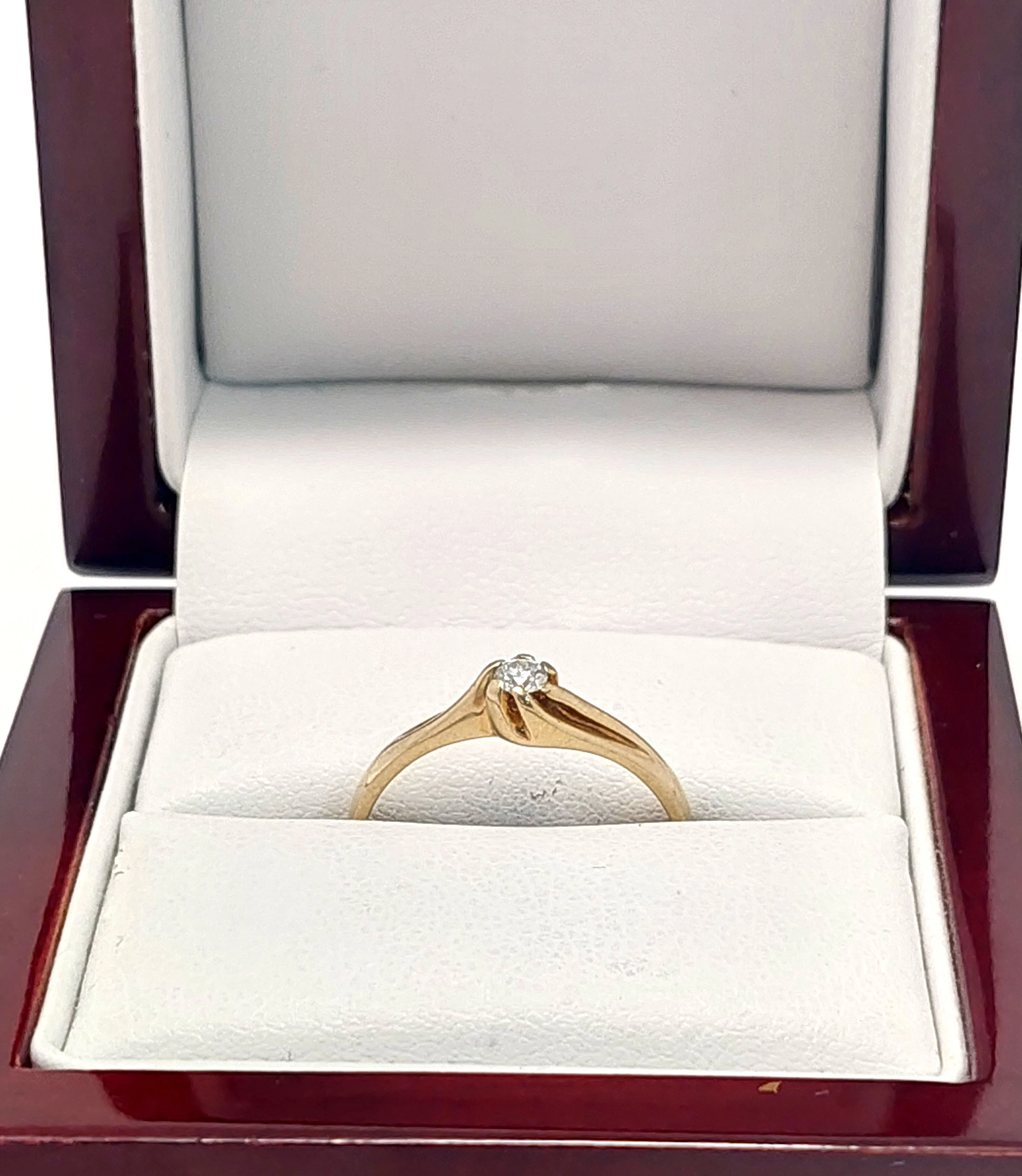 zloty-pierscionek-z-brylantem-p585-190g-r16-ean-gtin-4368467542126