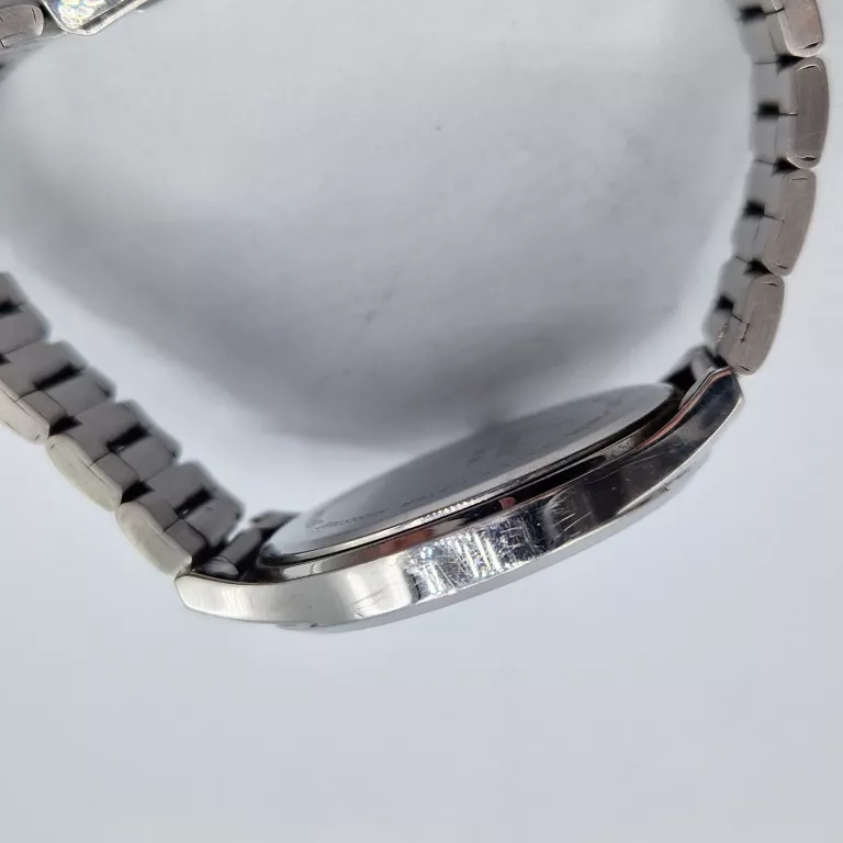 zegarek-atlantic-62341-ksztalt-koperty-okragla