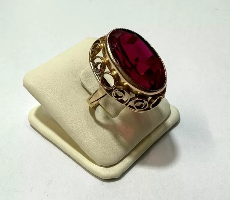 piekny-zloty-pierscionek-585-material-zloto