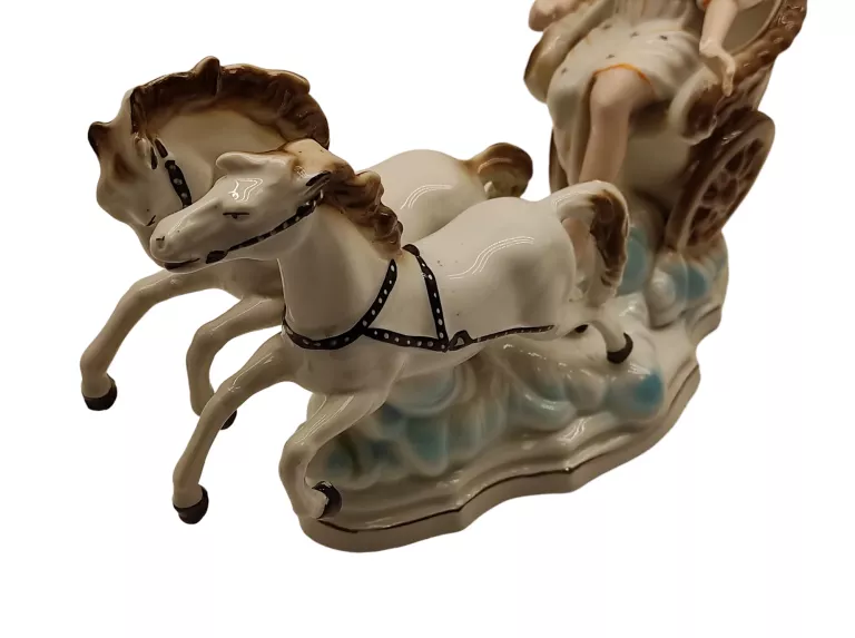 FIGURKA PORCELANOWA DWA KONIKI I PANI SYGN REGENT