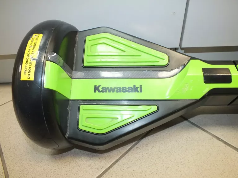 kawasaki-deskorolka-elektryczna-siedzisko-gokart-typ-deskorolki-dwukolowa