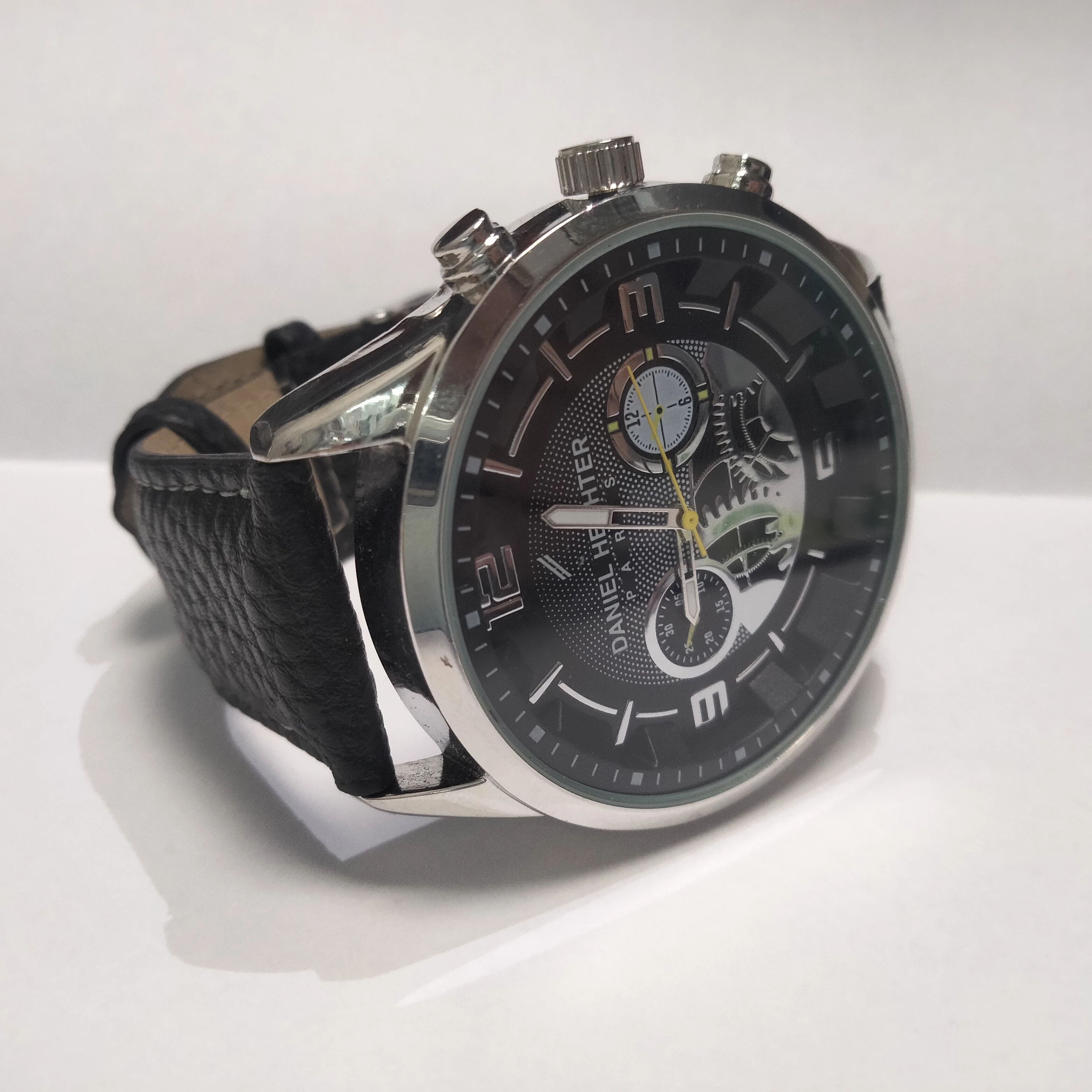 zegarek-daniel-hechter-rodzaj-analogowe