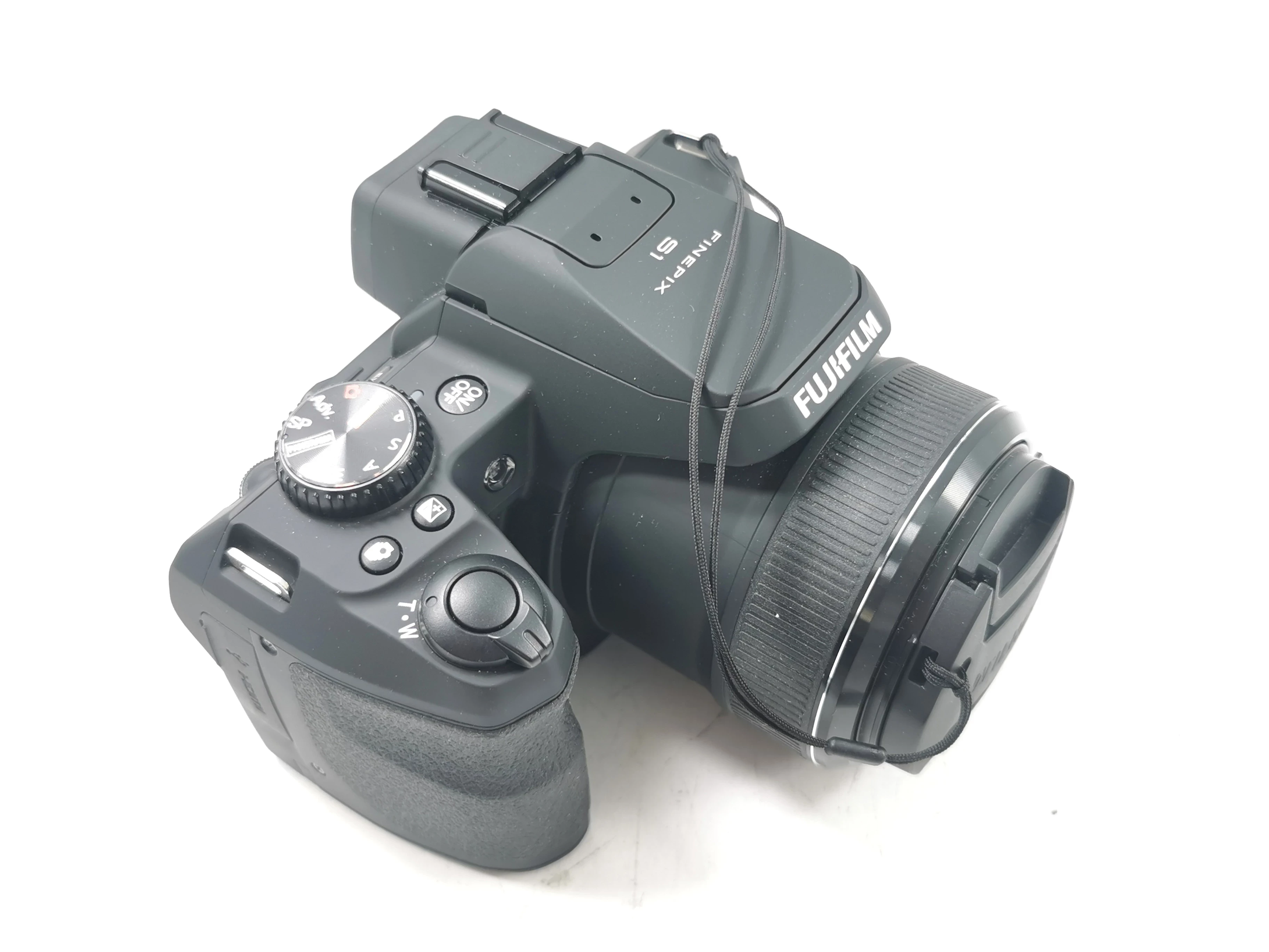 aparat-fotograficzny-fujifilm-finepix-s1pokrowie-jakosc-video-1080p