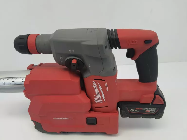 ZESTAW MŁOTO-WIERTARKA Z ODSYSACZEM MILWAUKEE M18