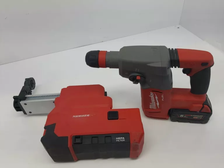 ZESTAW MŁOTO-WIERTARKA Z ODSYSACZEM MILWAUKEE M18