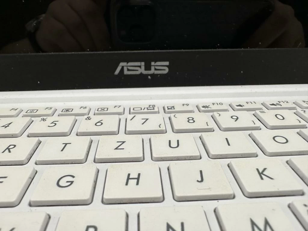 laptop-asus-x205tsam-stan-uzywany
