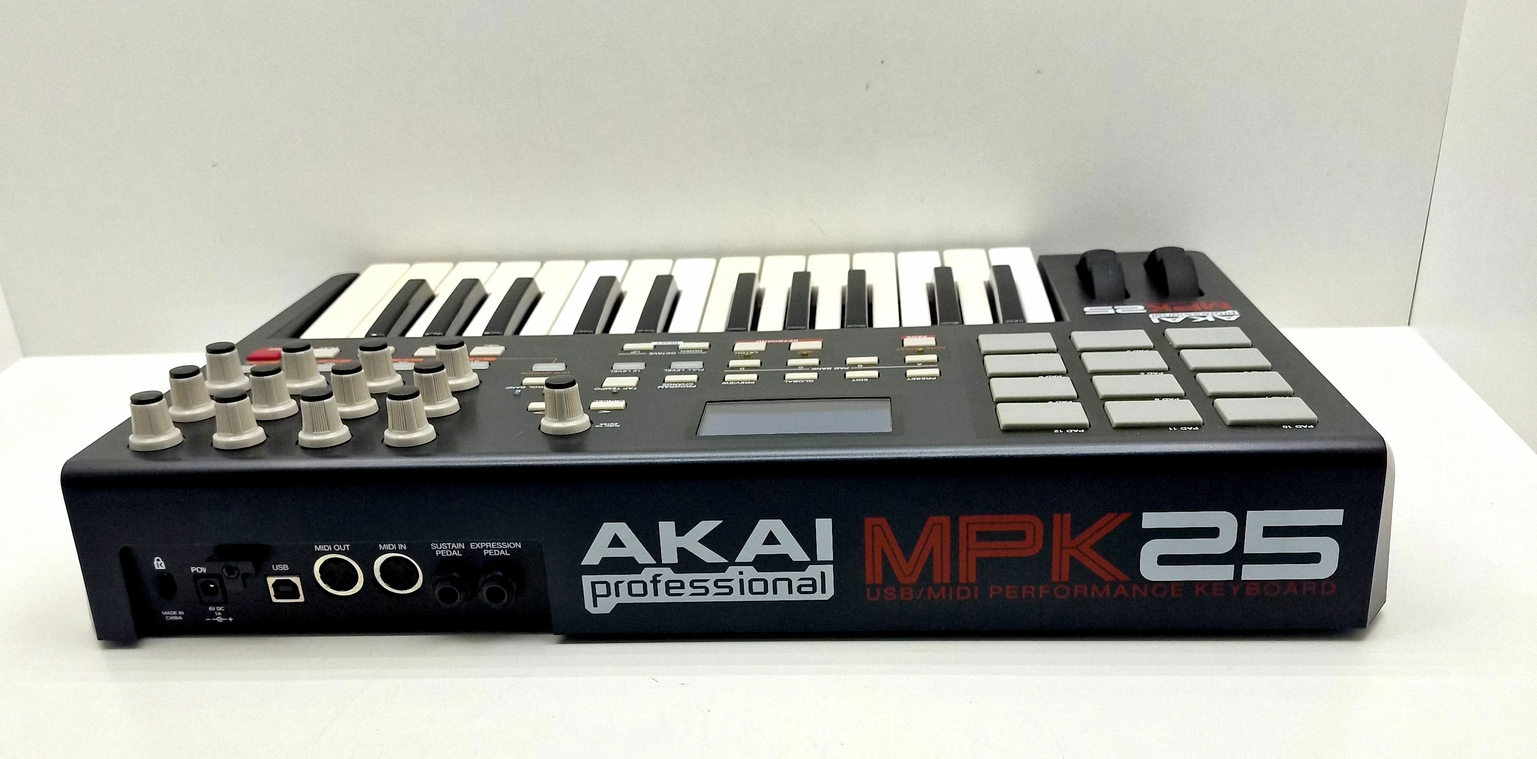 kontroler-akai-mpk-25-stan-uzywany