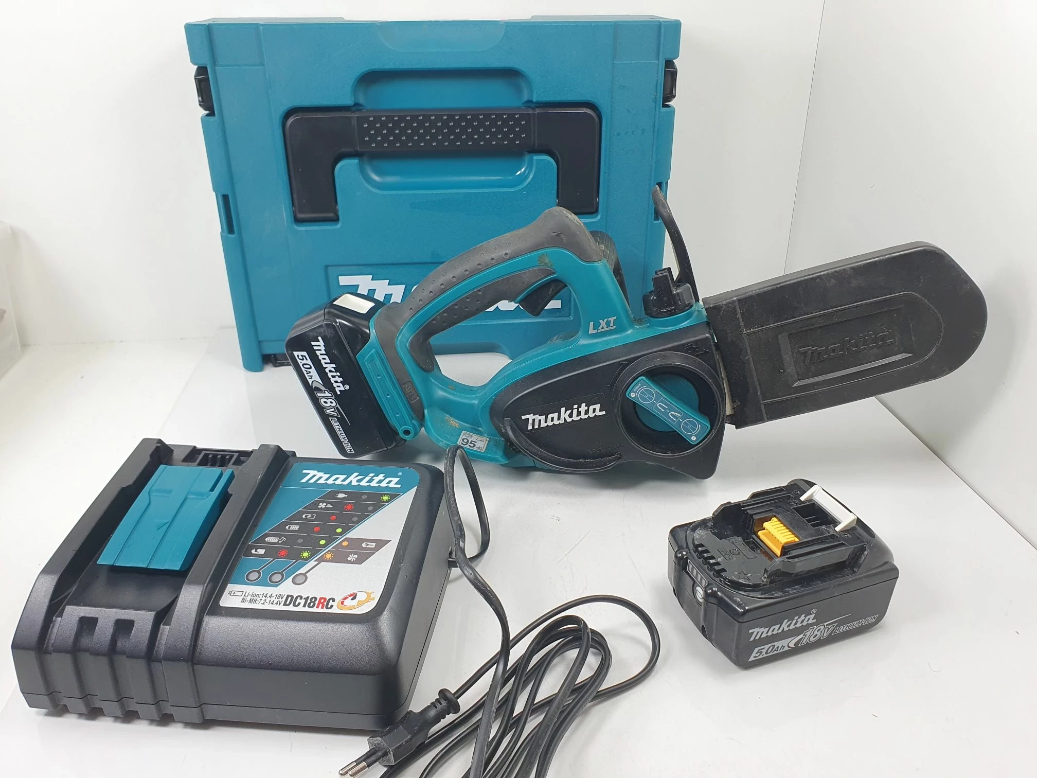 pilarka-lancuchowa-18v-2x50ah-makita-duc122-lad-stan-uzywany