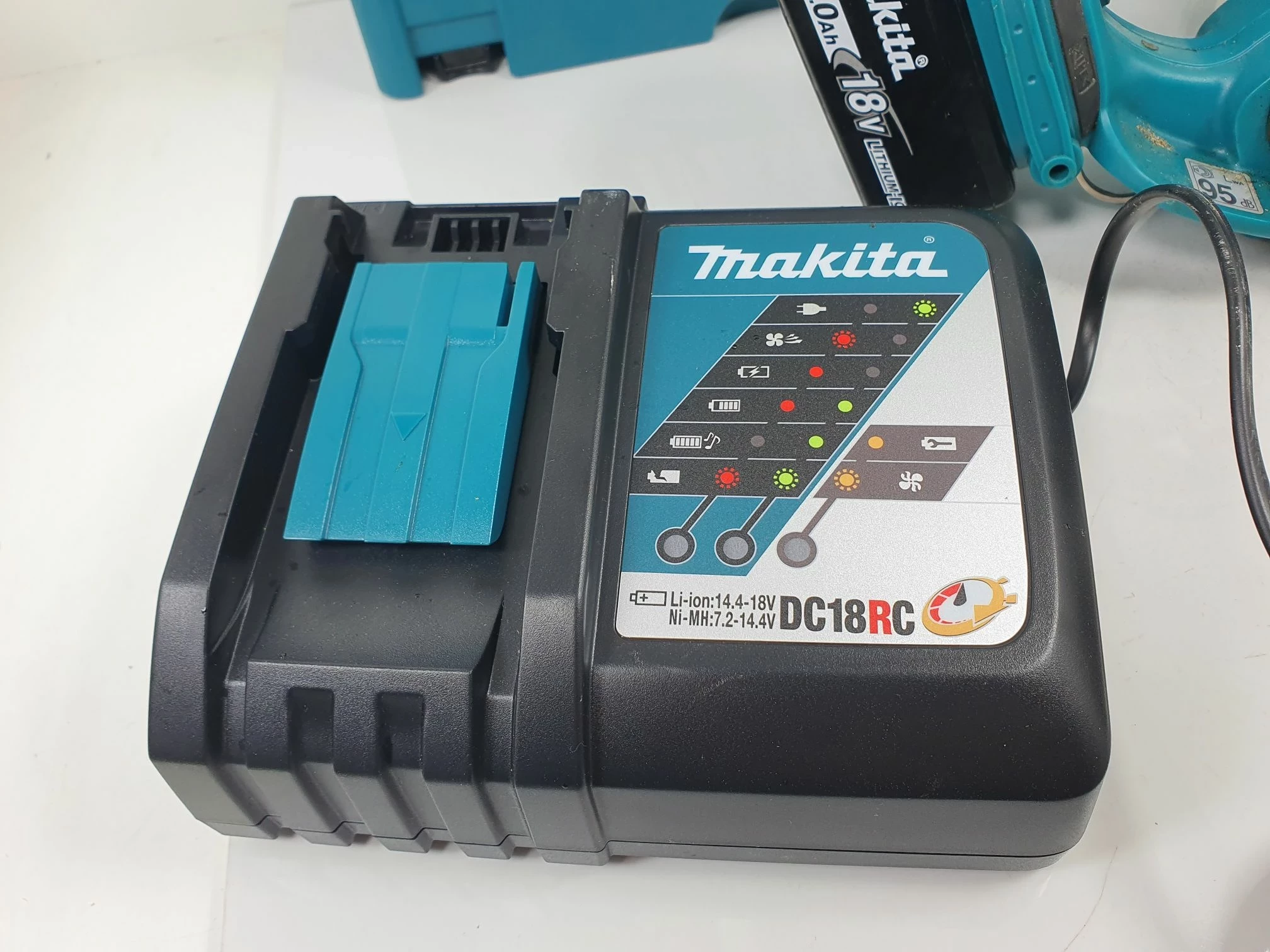 pilarka-lancuchowa-18v-2x50ah-makita-duc122-lad-tarnogorska-82-gliwice-g1