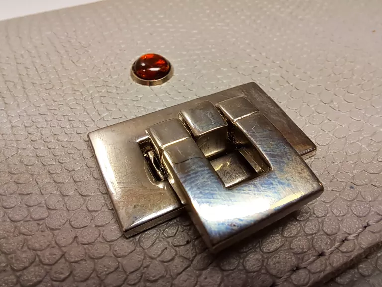 portfel-skorzany-batycki-w-pudelku-z-bursztynem-stan-powystawowy