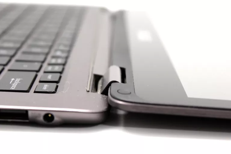 laptop-asus-ux360c-uszkodzone-zawiasy-rozdzielczosc-px-3200-x-1800