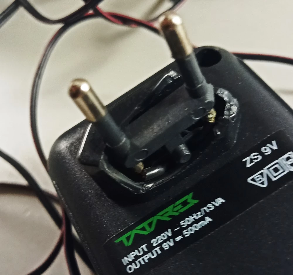 ladowalna-lampa-led-clarus-tmsl116-zasilanie-akumulatorowe