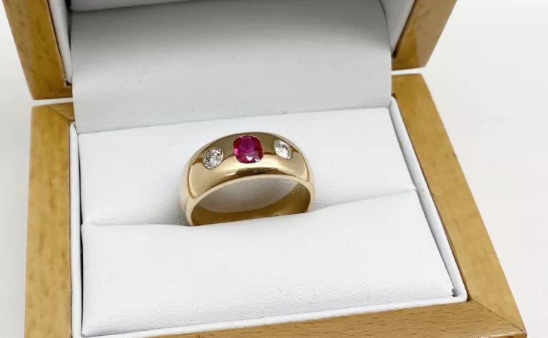 cudowny-pierscionek-z-brylantami-i-rubinem-1038gr-material-15835-2