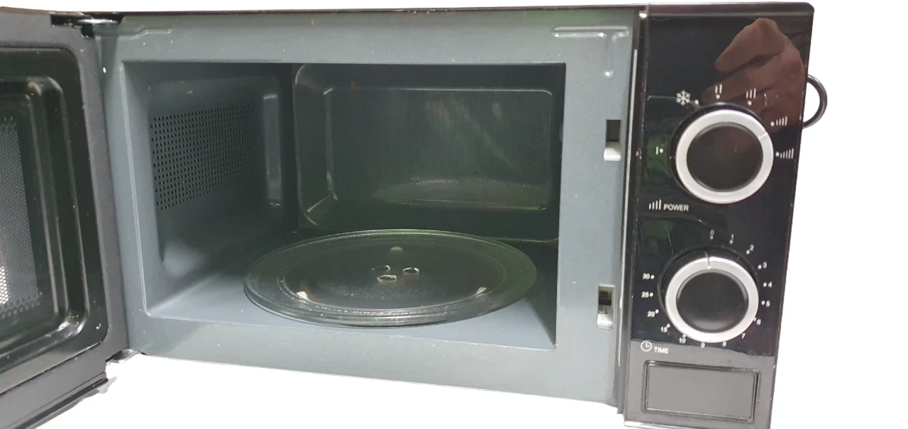 kuchenka-mikrofalowa-amica-amgf17m1b-700w-pojemnosc-17