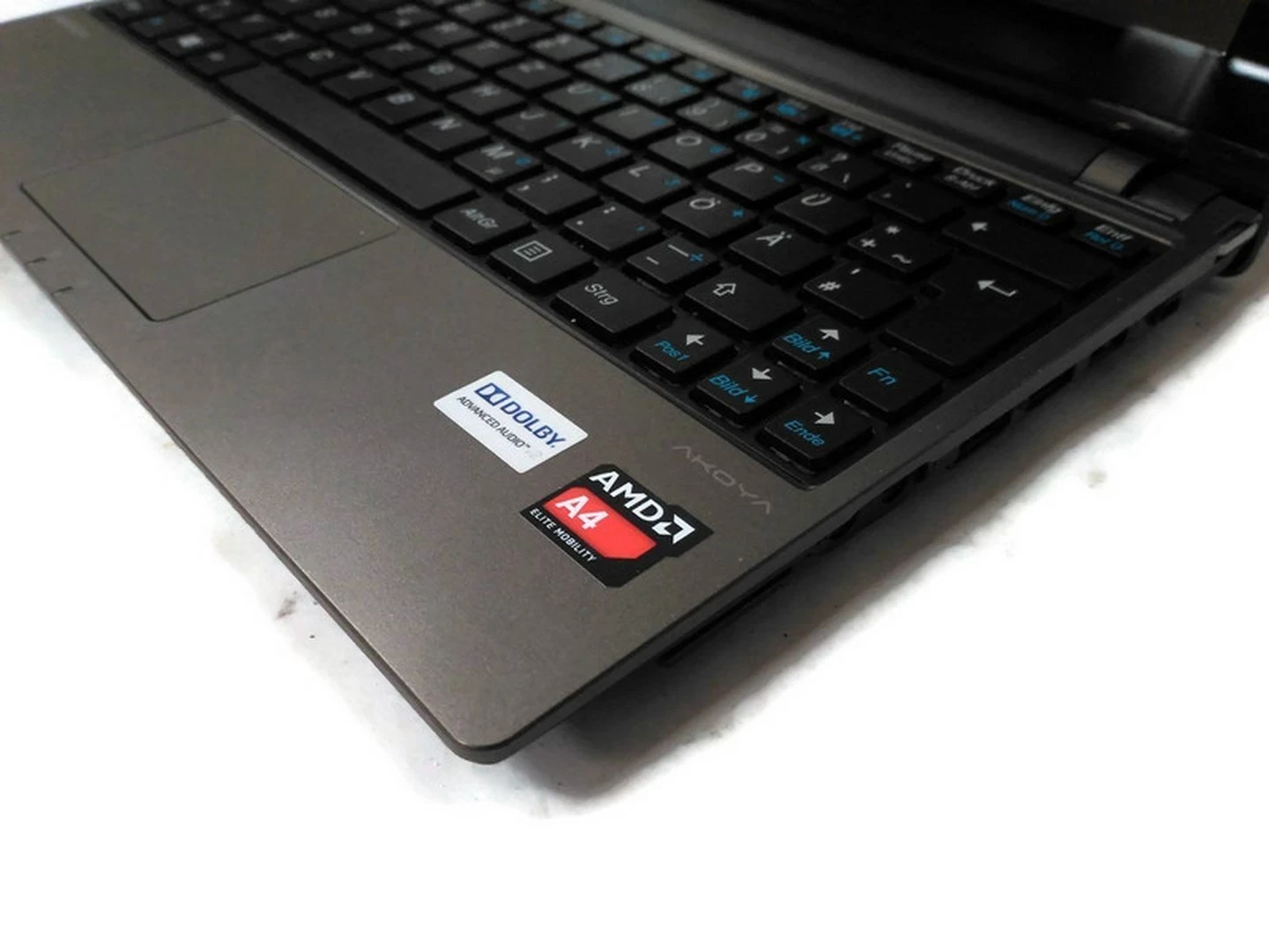 laptop-netbook-medion-akoya-idealny-na-podroze-i-do-nauki-rozdzielczosc-px-1366-x-768