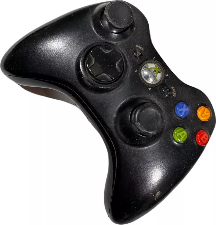 konsola-xbox-360-e-1538-dwa-pady-zasilacz-kolor-czarny