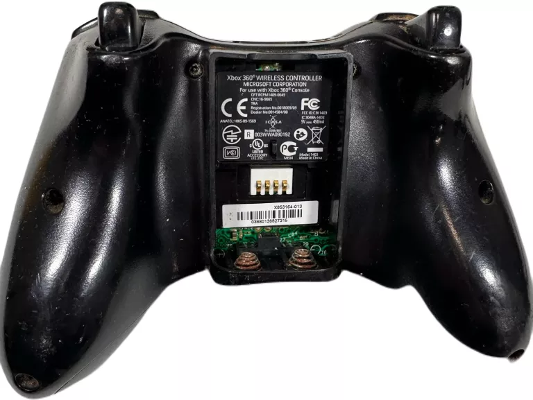 KONSOLA XBOX 360 E 1538 DWA PADY ZASILACZ