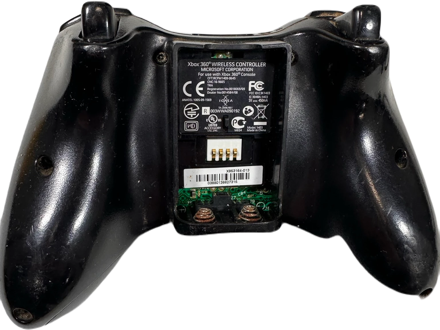 konsola-xbox-360-e-1538-dwa-pady-zasilacz-liczba-kontrolerow-w-zestawie-2