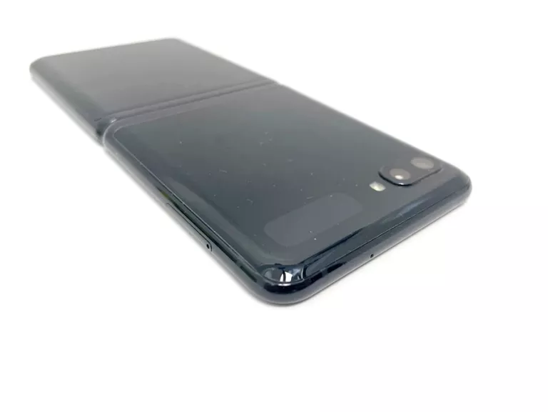 telefon-samsung-galaxy-flip-z-256gb-opis-przekatna-ekranu-670