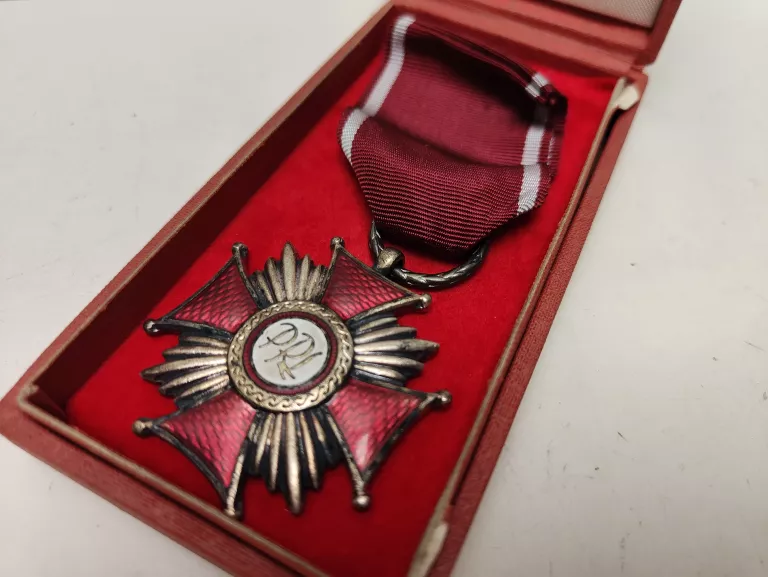 SREBRNY KRZYŻ ZASŁUGI PRL Z ORYGINALNYM PUDEŁKIEM