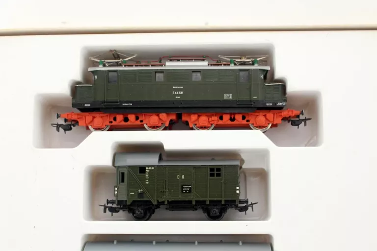 poszukiwany-zestaw-piko-h0-expert-szlabany-stan-opakowania-otwarte