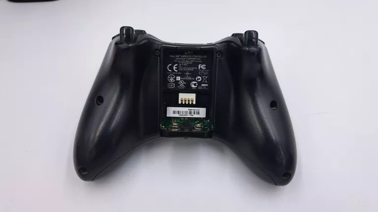 konsola-xbox-360-250gb-kinect-uszkodzona-ean-gtin-0885370127201