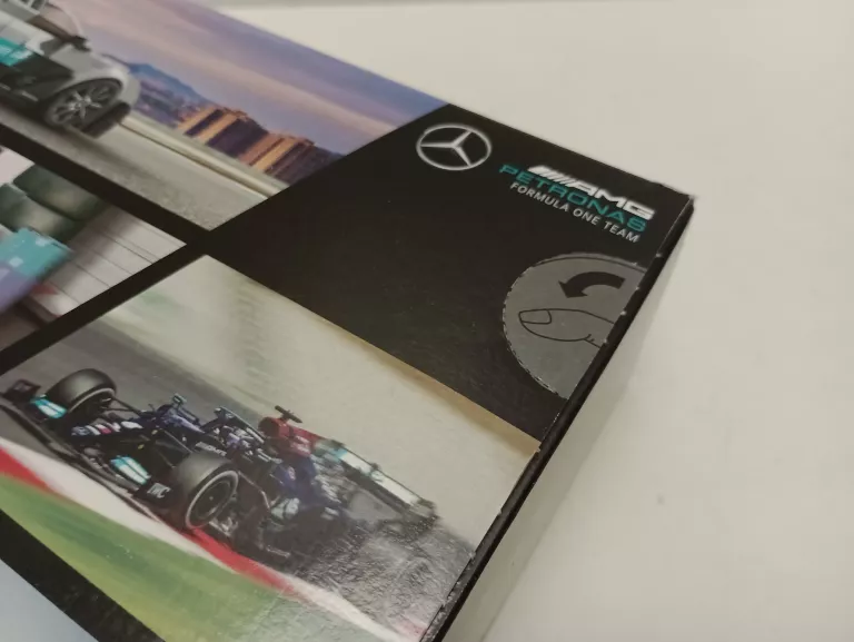 lego-speed-champions-76909-mercedes-amg-f1-amg-on-stan-uzywany