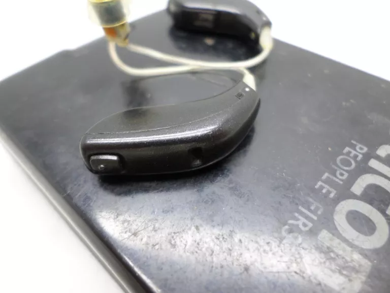 aparaty-sluchowe-oticon-ria2-zasilanie-bateryjne