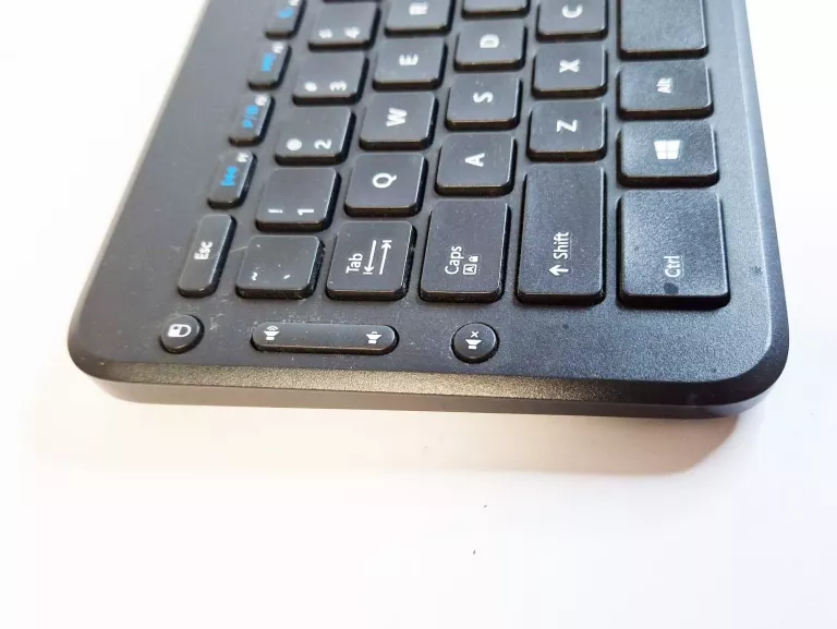 MICROSOFT ALL-IN-ONE MEDIA KEYBOARD MODEL 1632