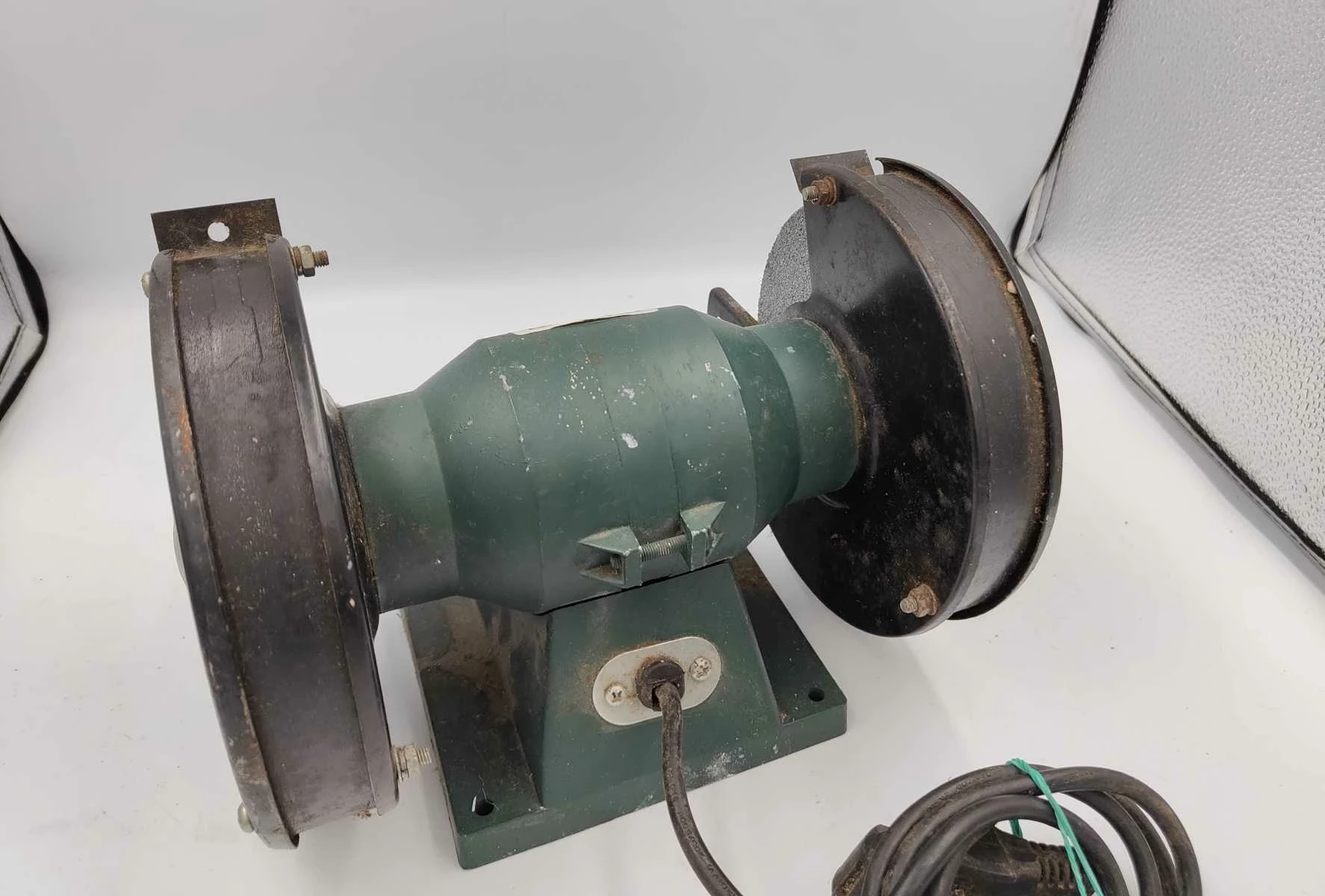 szlifierka-stolowa-eurotec-bg202-1200w-marka-eurotec