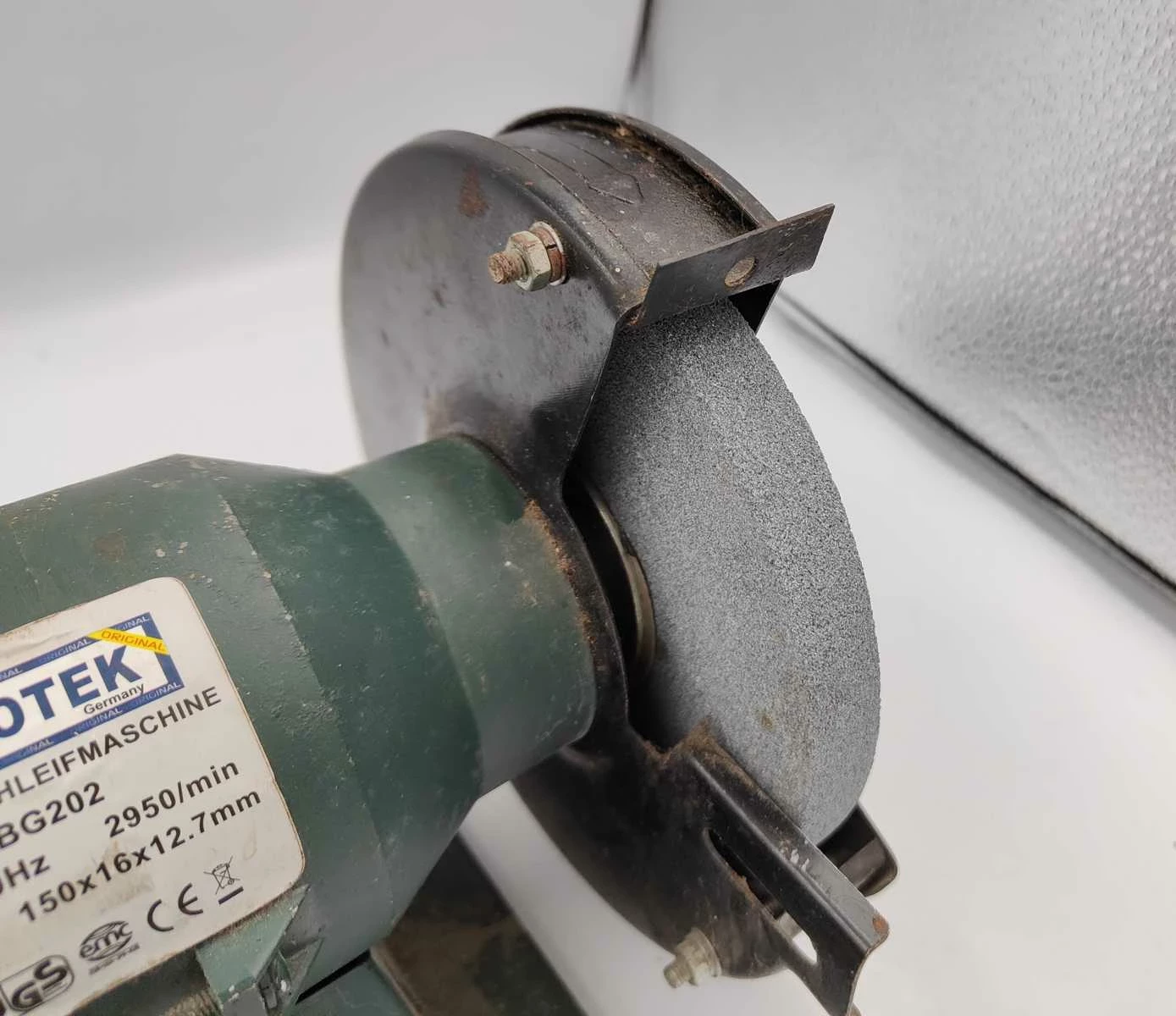 szlifierka-stolowa-eurotec-bg202-1200w-ean-gtin-3212642951887