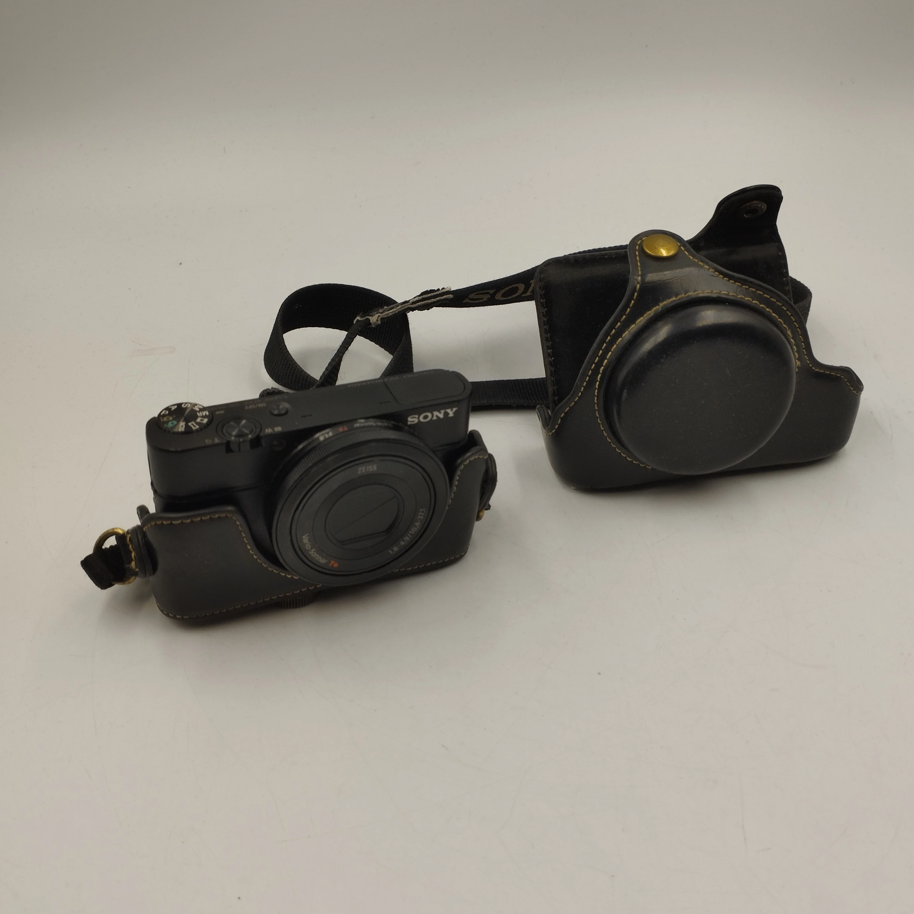 aparat-cyfrowy-sony-dsc-rx100-pl-jozefa-pilsudskiego-92-gniezno