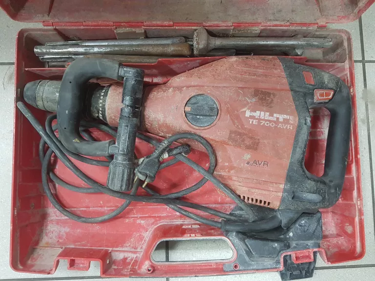 MŁOT HILTI TE 700-AVR WALIZKA - GROTY