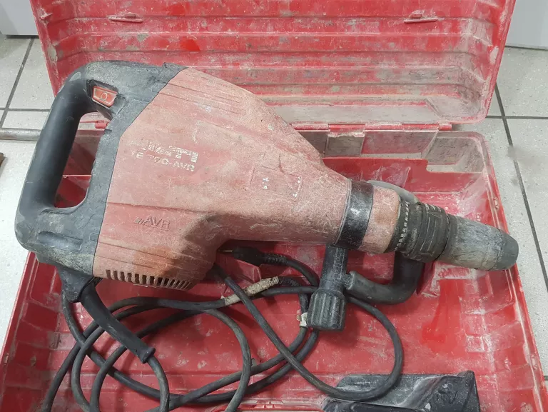 MŁOT HILTI TE 700-AVR WALIZKA - GROTY
