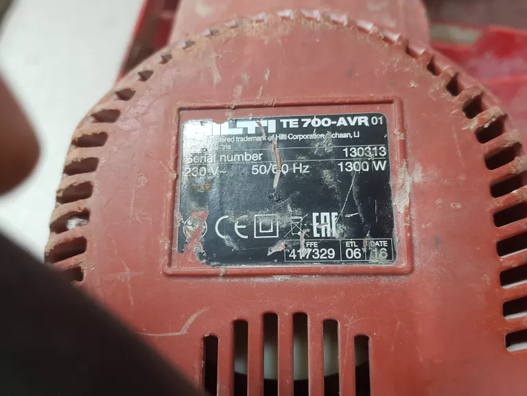 MŁOT HILTI TE 700-AVR WALIZKA - GROTY