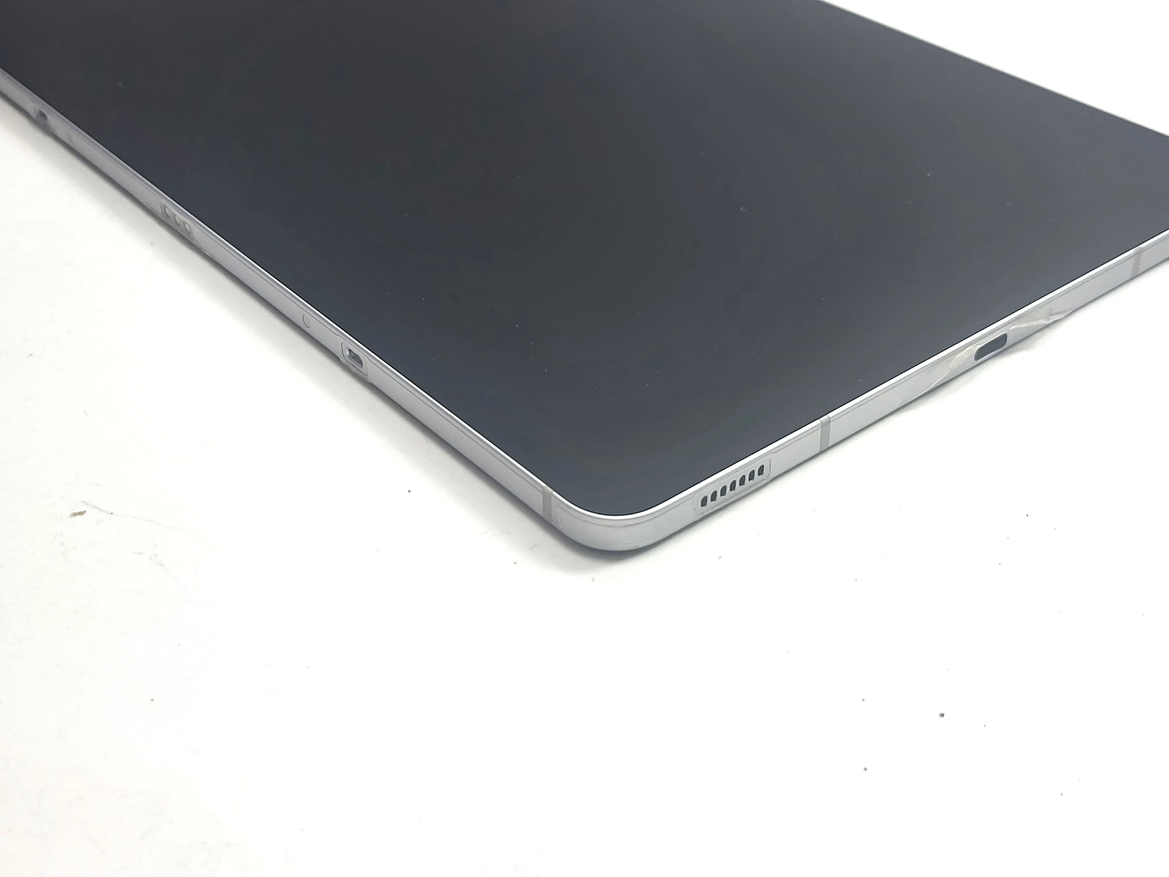 tablet-samsung-galaxy-tab-s8-5g-opis-kolor-srebrny