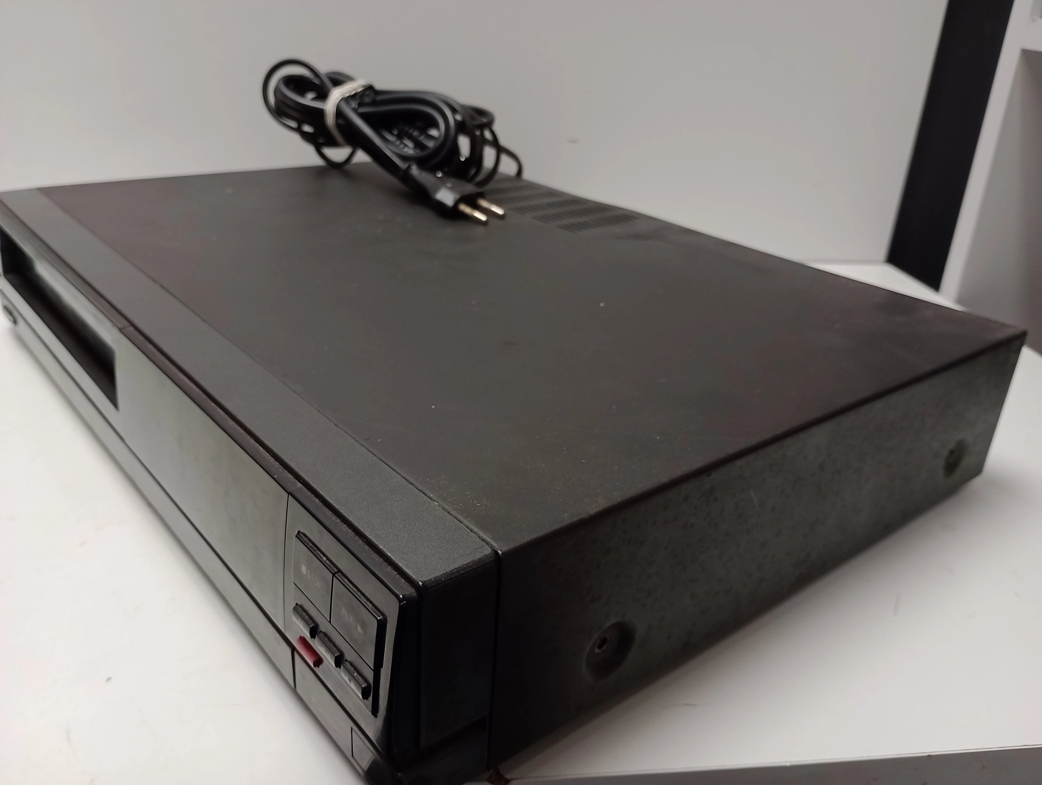 magnetowid-nagrywarka-sanyo-vhr-7100ee-stan-do-renowacji