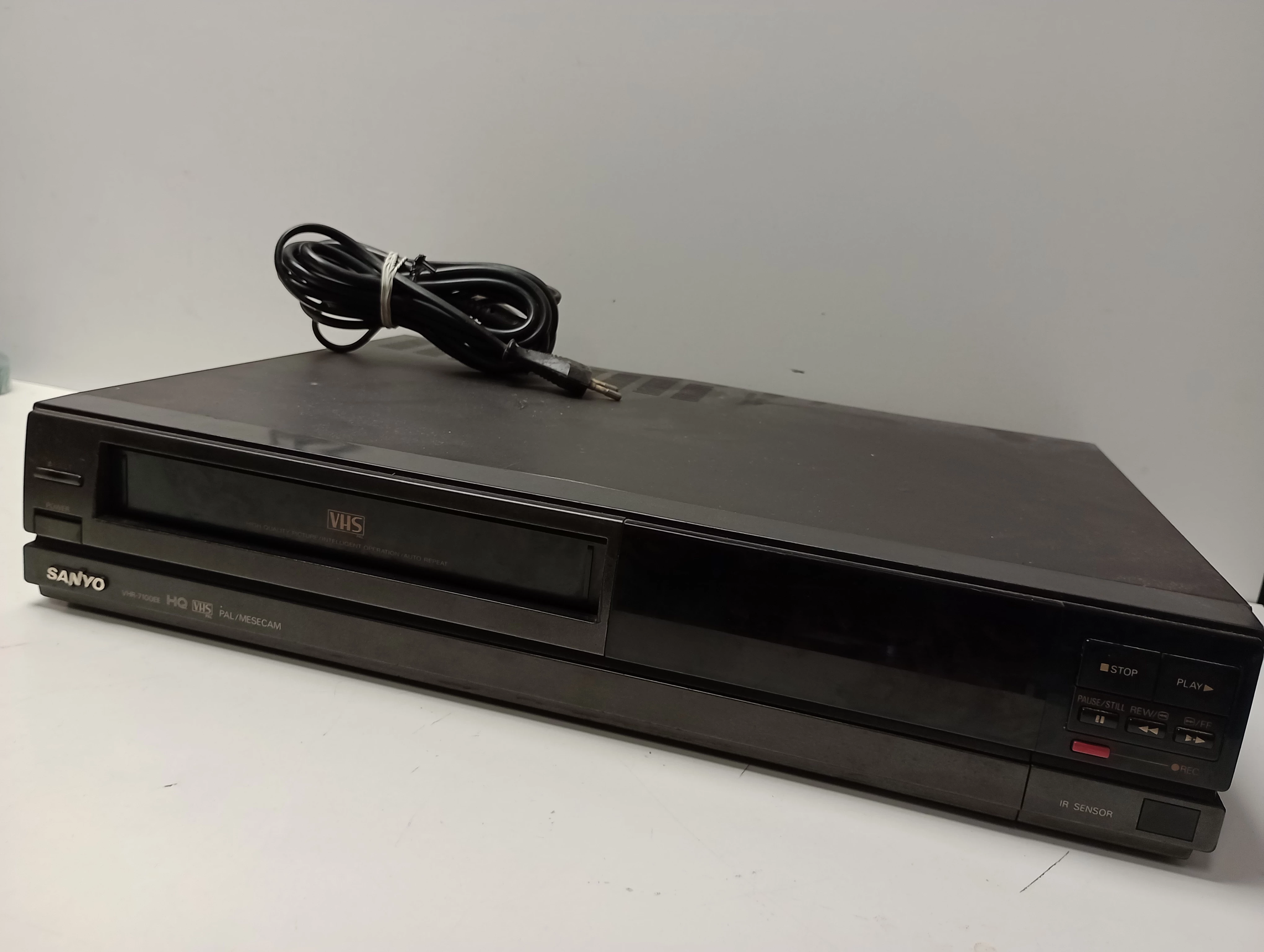 magnetowid-nagrywarka-sanyo-vhr-7100ee-osiedle-teatralne-3u15-krakow