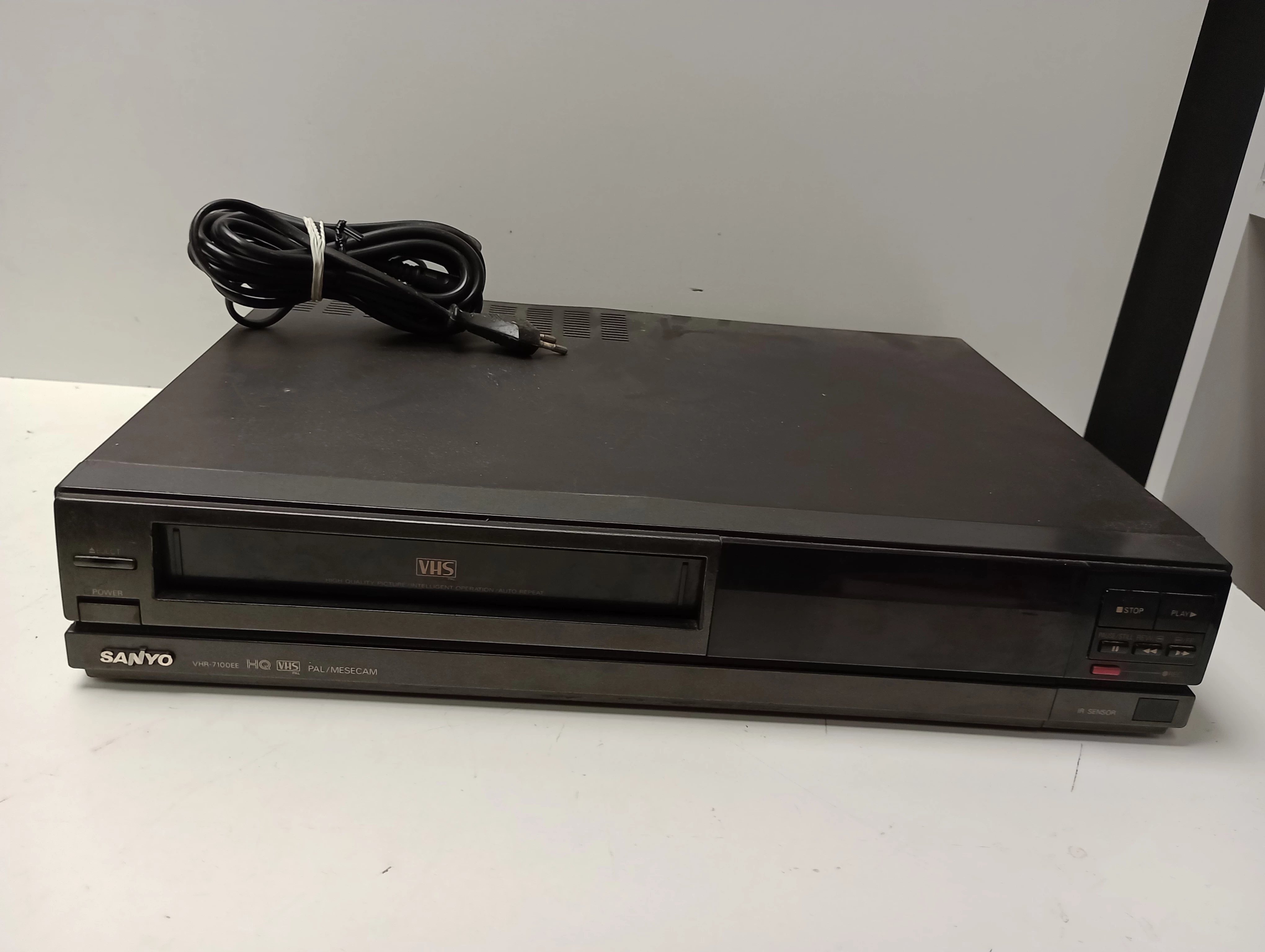 magnetowid-nagrywarka-sanyo-vhr-7100ee-osiedle-teatralne-3u15-krakow