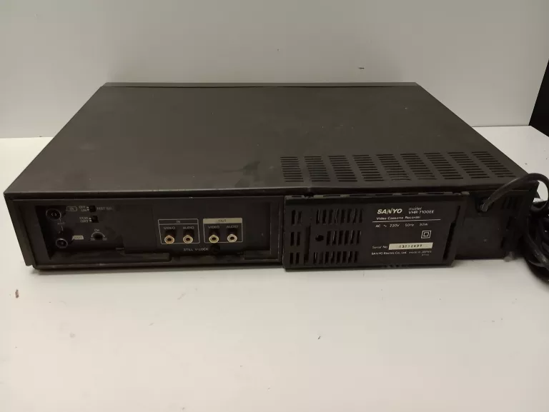 magnetowid-nagrywarka-sanyo-vhr-7100ee-stan-do-renowacji