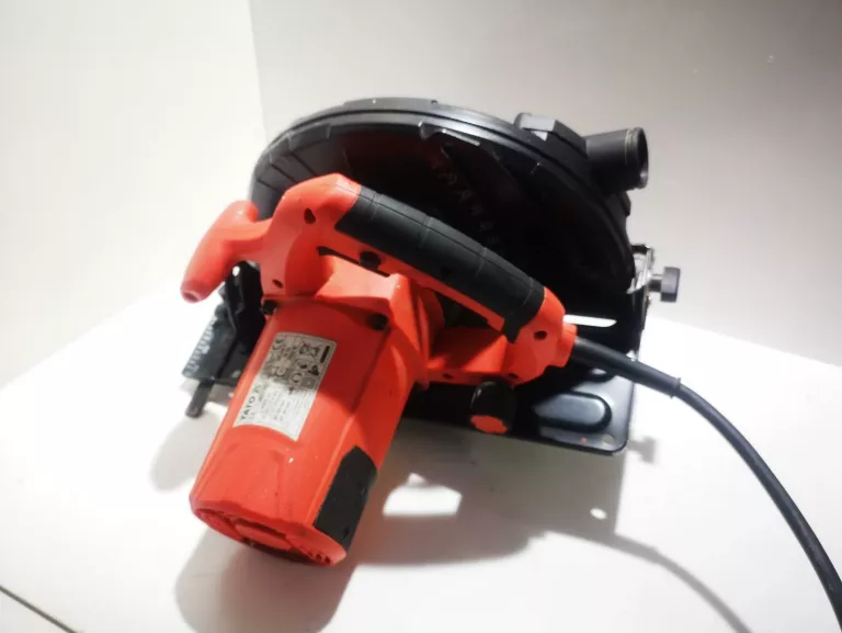 PIŁA TARCZOWA YATO YT-82154 235 MM 2800W