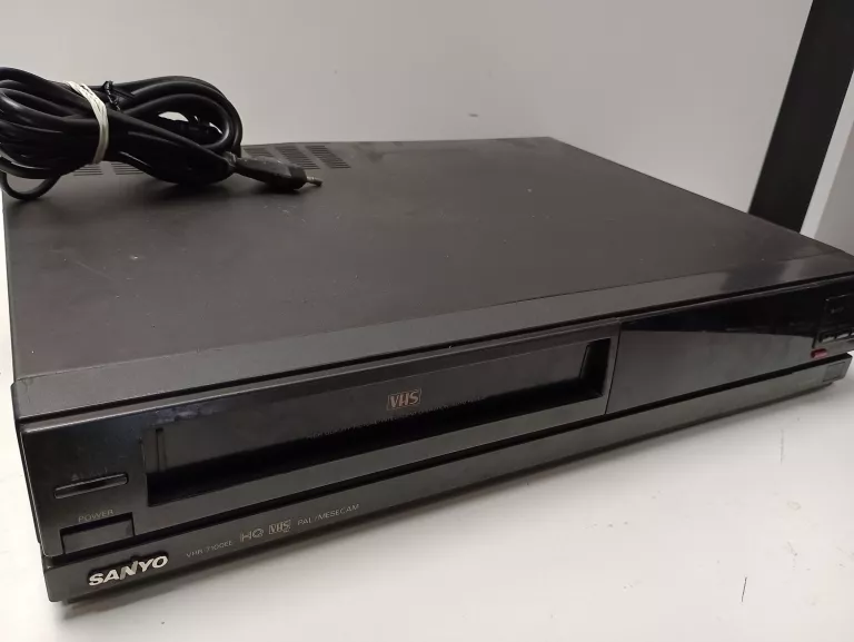 magnetowid-nagrywarka-sanyo-vhr-7100ee-osiedle-teatralne-3u15-krakow