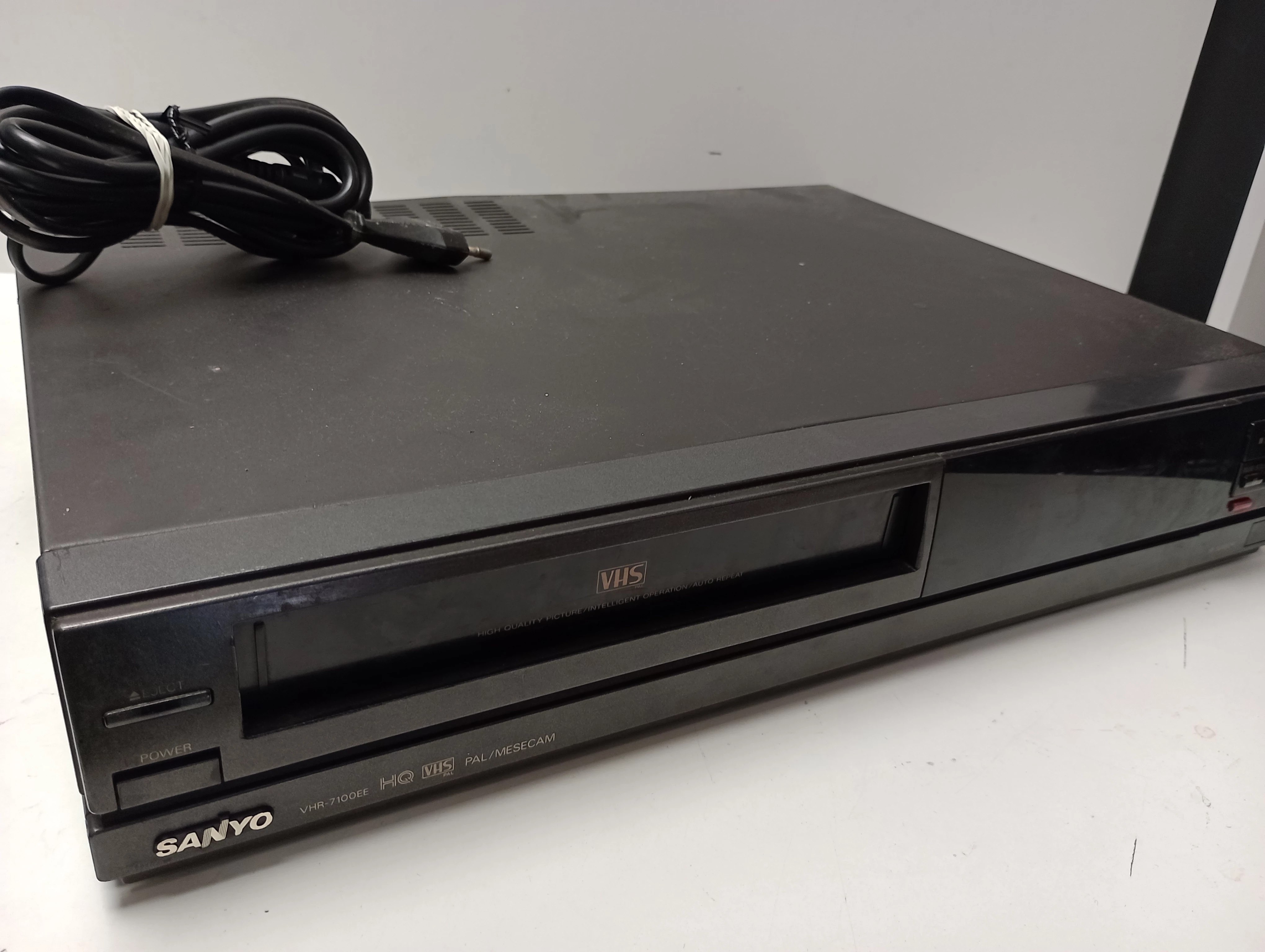 magnetowid-nagrywarka-sanyo-vhr-7100ee-stan-do-renowacji