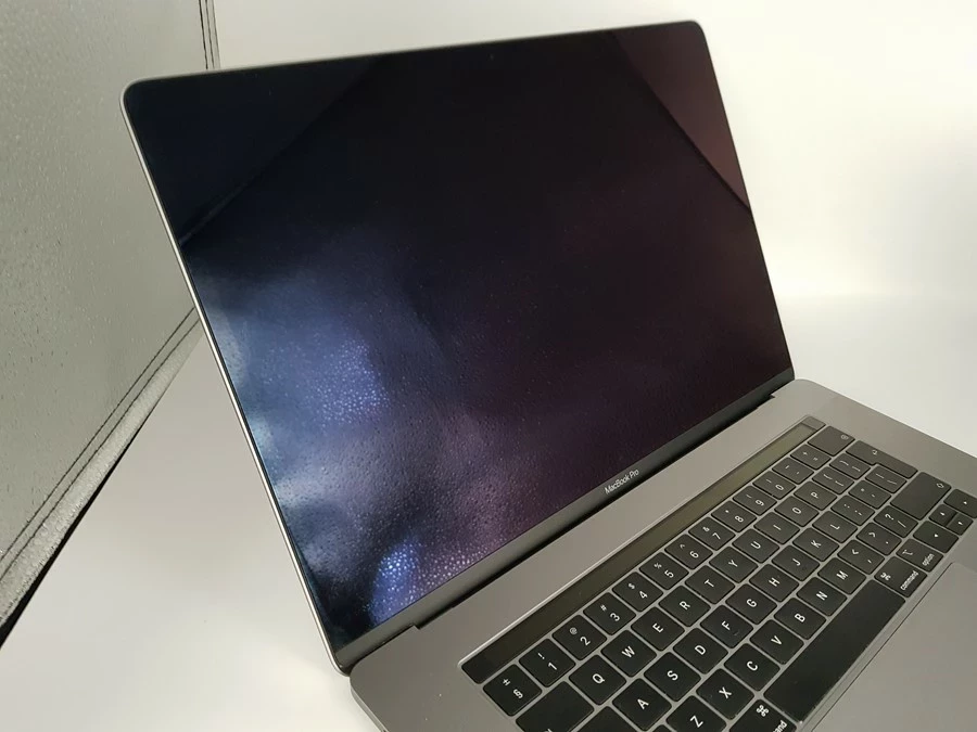 laptop-apple-macbook-pro-a1990-2018-i9-16gb500gb-przekatna-ekranu-1540
