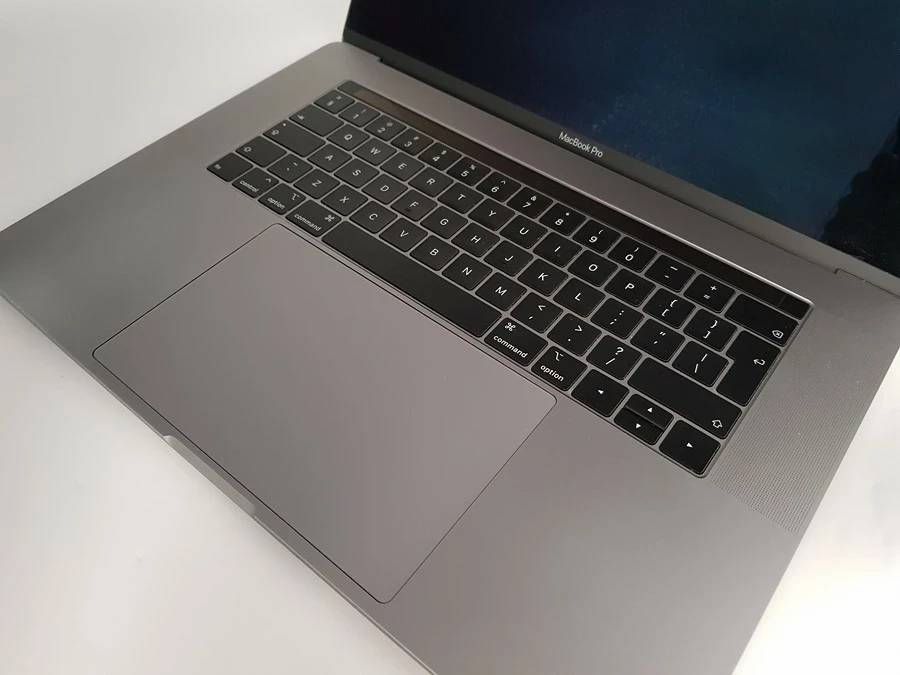 laptop-apple-macbook-pro-a1990-2018-i9-16gb500gb-pojemnosc-dysku-512