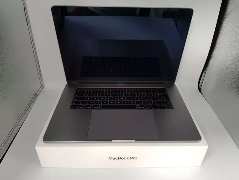 LAPTOP APPLE MACBOOK PRO A1990 2018 I9 16GB/500GB