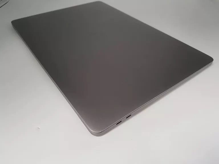 laptop-apple-macbook-pro-a1990-2018-i9-16gb500gb-model-macbook-pro-15-a1990